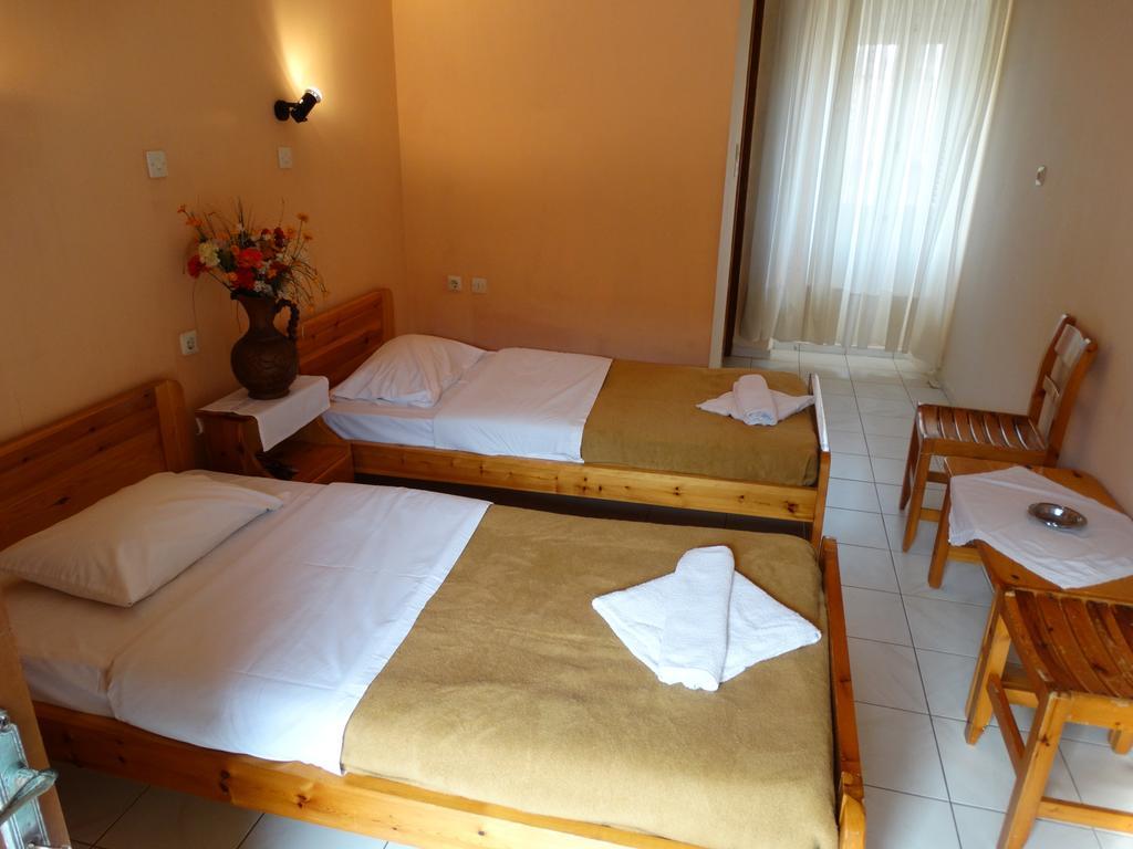 Akrotainaritis Rooms Yerolimin Exteriör bild