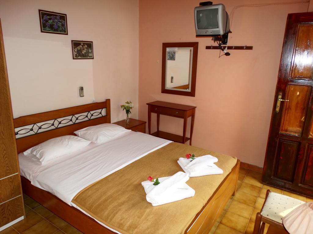 Akrotainaritis Rooms Yerolimin Rum bild